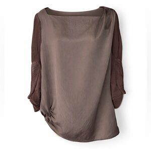 DVF Diane von Furstenberg Cebolla Blouse Sz 8 Brown Asymmetrical Pleated Sleeve